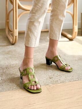 Life Stride Green Mod Sandals Size 8.5 M
